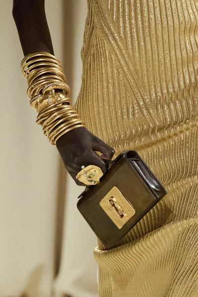 Look 84